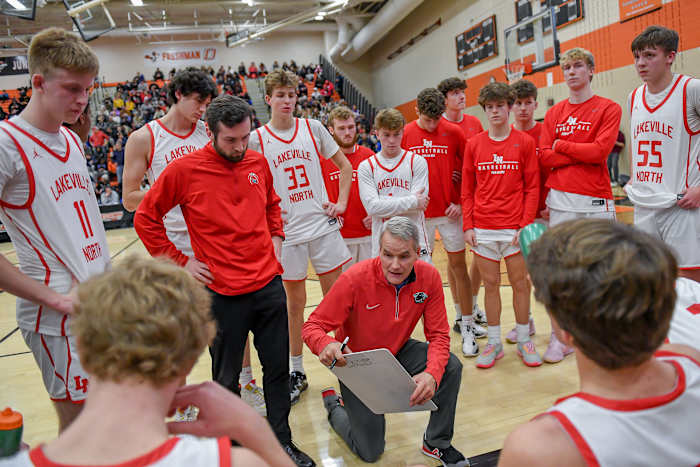 Photo by Earl Ebensteiner